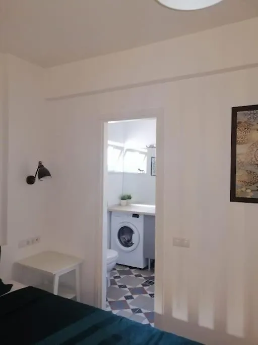Cozy Central Up Studio Bucharest 0*,  Romania